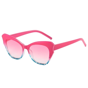 Pink cat eye sunglasses with trendy gradient lenses for a stylish Y2K fashion look