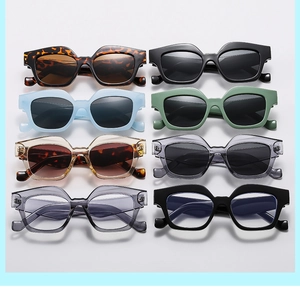 Detailed grid showing eight color variations of thick-frame geometric cat eye sunglasses