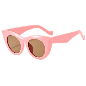 Chic 2025 cat eye sunglasses with thick rose pink frames and gradient brown lenses