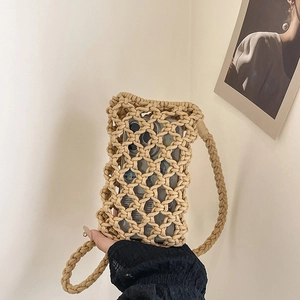 Sacoche de téléphone en coton tissé à la main beige avec design bohème ajouré