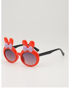 Detail der roten Hasenohr-Kindersonnenbrille mit lila Schleife und Verlaufsgläsern