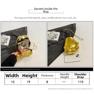 Guida alle taglie per pochette a zampa d'orso dorata con misure e confronto con cellulare