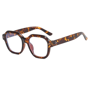 Retro tortoiseshell wide frame anti-blue light glasses with triple silver metal studs
