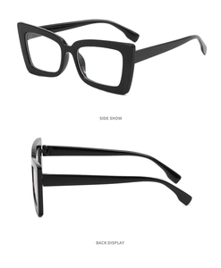 Seiten- und Rückansicht der dicken schwarzen quadratischen Brille im Retro-Stil