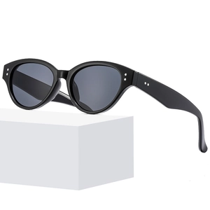 Cat Eye Sunglasses Retro PC Frame UV400 Protection Rivet Decor Y2K Fashion Eyewear For Women Men Party Outdoor