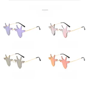 Lunettes de soleil sans monture en forme de cerf en quatre couleurs avec branches dorées