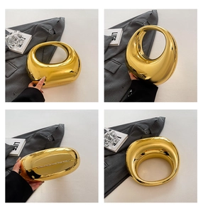 Vistas detalladas de un bolso de mano de acrílico dorado con diseño metálico hueco