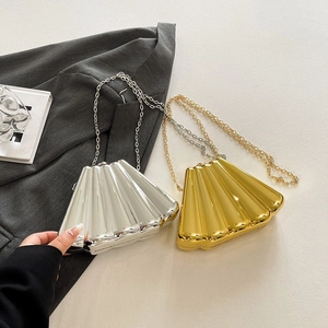 Women Evening Bag Shell Pleated Design Acrylic Metallic Texture Chain Strap Crossbody Clutch Party Formal Wedding Chic