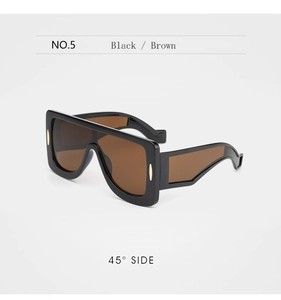 Vue latérale détaillée à 45 degrés de lunettes de soleil cyberpunk avec détails dorés