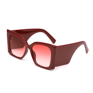 Chic oversized wine red square sunglasses with gradient lenses and thick fashion frames
