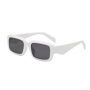 Lunettes de soleil rectangulaires blanches à monture épaisse avec verres noirs rétro