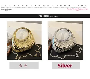 Makro-Detail der Acryl-Abendtasche mit Rautensteppung und metallischen Handgriffen