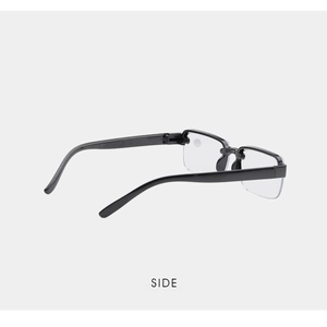 Seitenansicht der Lesebrille mit halbem Rahmen, schwarzer Brauenlinie und glatten Bügeln