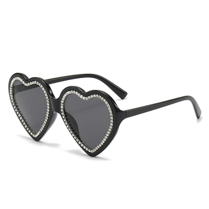 Heart Shaped Sunglasses 5050 Sparkly Rhinestones PC Frame AC Lens UV400 Protection Women Girls Party Y2K Trendy Eyewear