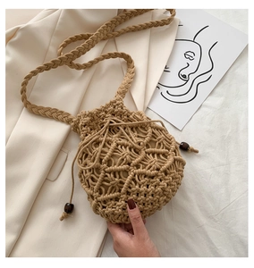 Borsa a secchiello in corda di cotone intrecciata kaki con coulisse per le vacanze estive