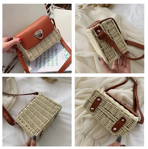 Vue multi-angle d'un sac à bandoulière en paille fait main avec rabat en cuir marron et boucle