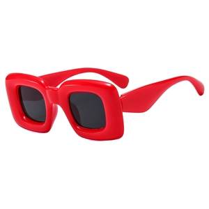 Lunettes de soleil rouges épaisses style gonflable avec verres anti-UV sombres