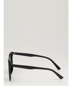 Vue latérale de la monture de lunettes noire polie avec branches ergonomiques