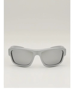 Détails de lunettes de soleil sport pour enfants avec monture argent et verres gris