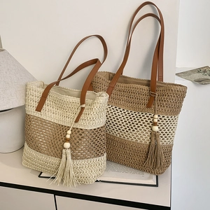 Woven Straw Tote Bag Contrast Color Beach Vacation Shoulder Bag With Tassel Wood Bead Charm Fashion Women Summer