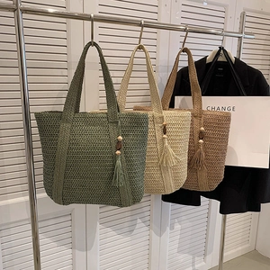 Straw Woven Tote Bag Large Capacity Handbag Summer Beach Vacation Bohemian Style With Tassel Wood Beads For Women