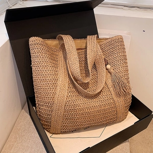 Large capacity straw bucket bag with tassel and wood bead in a premium gift box