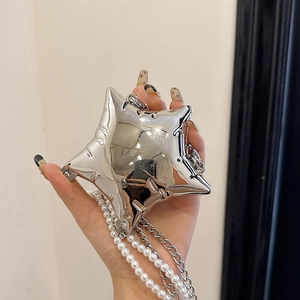 Mini Sac De Soirée En Forme D Étoile Finition Miroir Acrylique Avec Bandoulière En Künstliche Perles Et Chaîne Métallique