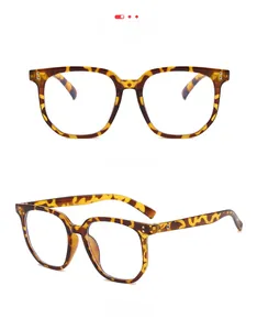 Macro detail of tortoiseshell frames with anti-blue light lenses and hinge craftsmanship