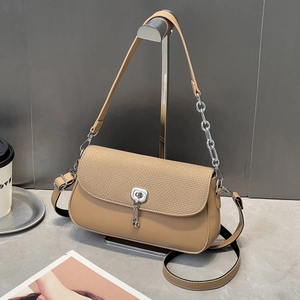 Sac À Épaule Femmes Cuir PU Rabat Texture Tissée Serrure Argentée Sac Bandoulière Minimaliste Mode Carré Chic Quotidien