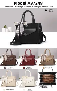 Detailed size specifications and interior structure of the woven texture handbag