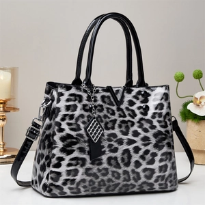 Women Leopard Print Handbag Patent PU Leather Metal V Decoration Shoulder Crossbody Bag Stylish Office Commute