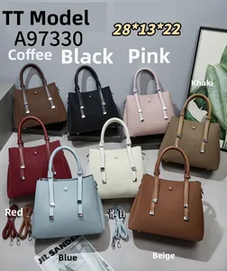 Detailed view of the winter handbag collection showing dimensions 28x13x22cm in eight colors