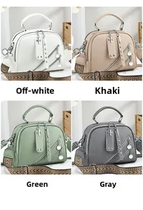 Détails de quatre sacs bandoulière en cuir texturé avec larges bandoulières bohèmes