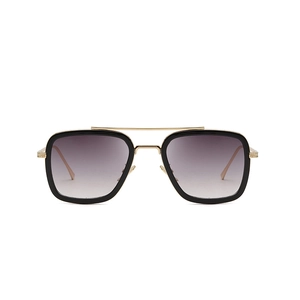 Gafas de sol retro cuadradas con montura negra, doble puente dorado y lentes de degradado
