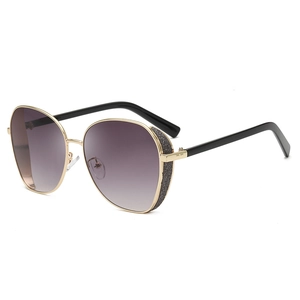 Lunettes de soleil papillon pour femmes avec verres dégradés violets et monture dorée