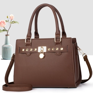 Borsa A Mano Da Donna In Pelle PU Grana Di Litchi Grande Borsa Tote Tracolla Borchie Dorate Serratura Metallo Moda