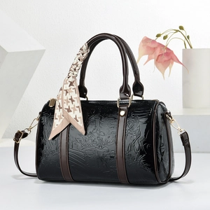 Sac Boston Femme En Cuir PU Verni Gaufré Sac À Main Rétro Sac À Bandoulière Avec Foulard En Satin Sac Traversin