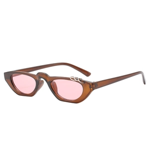 Lunettes De Soleil Yeux De Chat Étroites Protection UV400 Monture PC Anneaux Métalliques Décor Mode Y2K