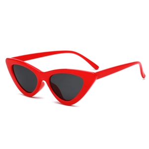 Lunettes de soleil œil de chat rouges rétro avec charnières en métal et verres noirs