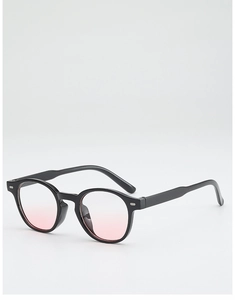 Détails de lunettes de soleil ovales noires avec verres dégradés roses et rivets argent