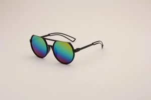 Detail of kids sport sunglasses with black frame, double bridge and rainbow lenses