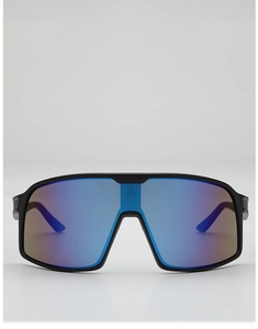 Front view of sports sunglasses featuring a matte black frame and blue-purple gradient lens