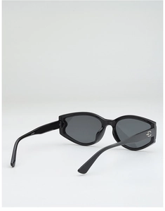 Detail of black cat-eye sunglasses featuring silver geometric logo and model CY5894
