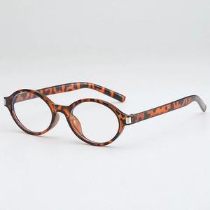 Retro tortoise shell square frame sunglasses with UV protection in a stylish 45-degree view