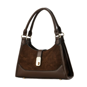 Grand sac cabas marron foncé pour femme en cuir lisse et daim avec boucle dorée
