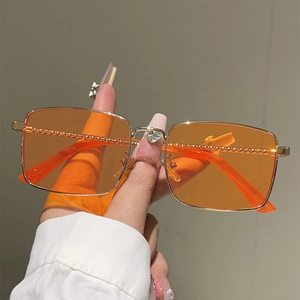 Retro Square Sunglasses Gold Metal Frame UV400 Protection PC Lens Twisted Rope Temples Heart Rhinestone Fashion Women