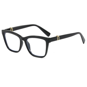 Schicke schwarze quadratische Blaulichtfilter Brille für Damen mit goldenen U-Akzenten