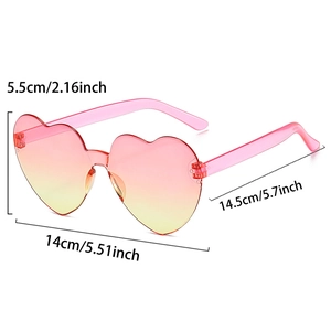 Vue détaillée de lunettes cœur avec dimensions 140mm de large et verres dégradés