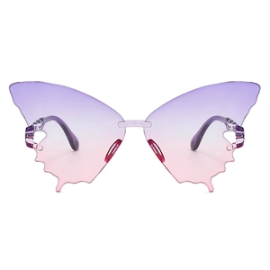 Vue frontale de lunettes papillon sans monture avec verres dégradés violet rose et résine