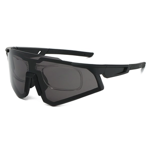 Sport-Fahrradsonnenbrille mit großem Shield-Glas und abnehmbarem Korrektur-Rahmen